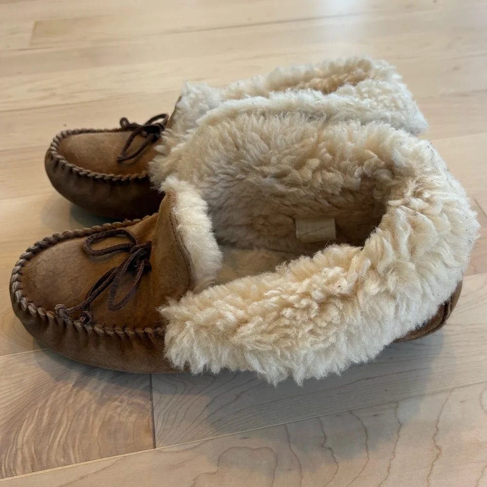 UGG Alina Sheepskin Moccasin Slippers Chestnut Cozy Fur Lined House Shoes US 7 - Picture 3 of 11